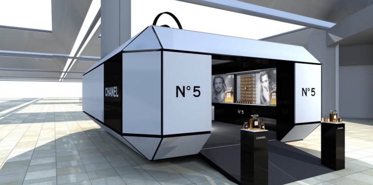 GetaPopUp's tweet photo. Chanel was one of the first brands to ever implement the “pod” pop-up concept. Back in 2012, @CHANEL launched the world-first promotion for N°5 at Atatürk Airport in Istanbul. The 50sq m presentation was placed in the main concourse outside ATU Duty Free’s main store 💎 #Chanel https://t.co/zTF37vlowI