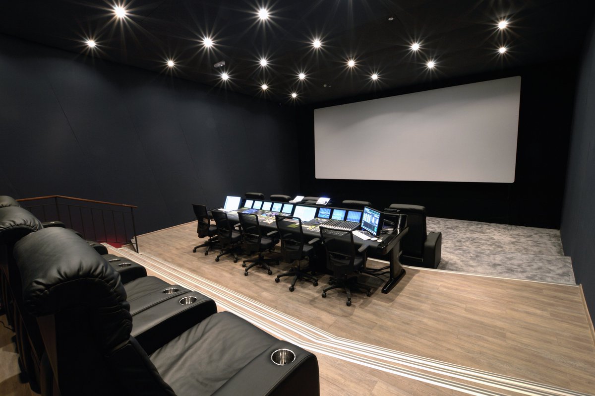 ScreenExcel's tweet photo. A #ScreenExcellence screen in another #Atmos #dubbing #theatre. https://t.co/NnGigdm9sv