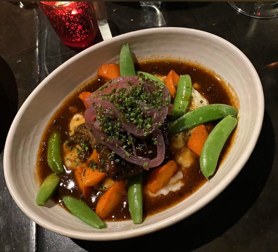 Today’s Takeout Special: Red Wine Braised Short Rib with Mashed Potatoes, Snap Peas, Roasted Carrots and Braising Jus - $18
Give us a call to place your order 🤗 (707) 931-6926
Take a look at our other options online:
ososonoma.com