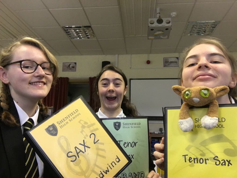 SHSsadcat's tweet photo. Calling all musicians at SHS. Since the music librarians are leaving. We need people to fill their shoes. Sorting the music, organising the folders etc. The circle doesn’t do itself for every club! https://t.co/vmIzPuDa3R