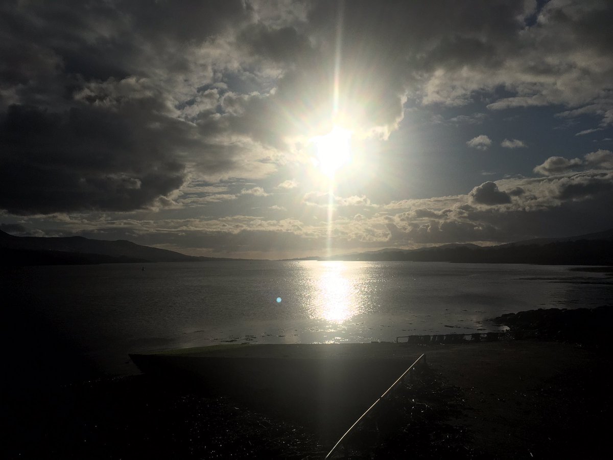 mshanley_m's tweet photo. Day 42 #100daysofwalking #kenmarebay #sunshine #reenagross #nofilter #greattobeoutside #kenmarepier #SocialDistanacing @ciarakellydoc @LunchtimeLiveNT @NewstalkFM @WAWHour @wildatlanticway https://t.co/OJiyaz0UfC