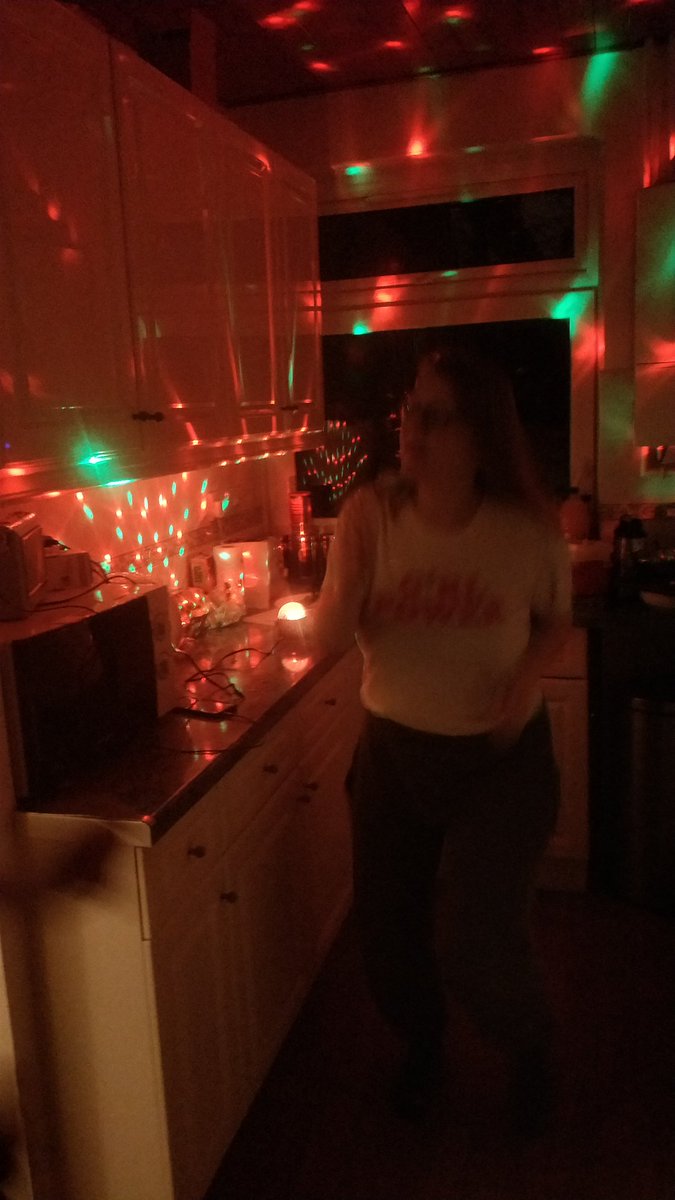 PhillyD94's tweet photo. Thank you @BigKitchenDisco for a great 7pm daily dance! Day 5 in quarantine! #coronavirus https://t.co/2ApUSUTjRI