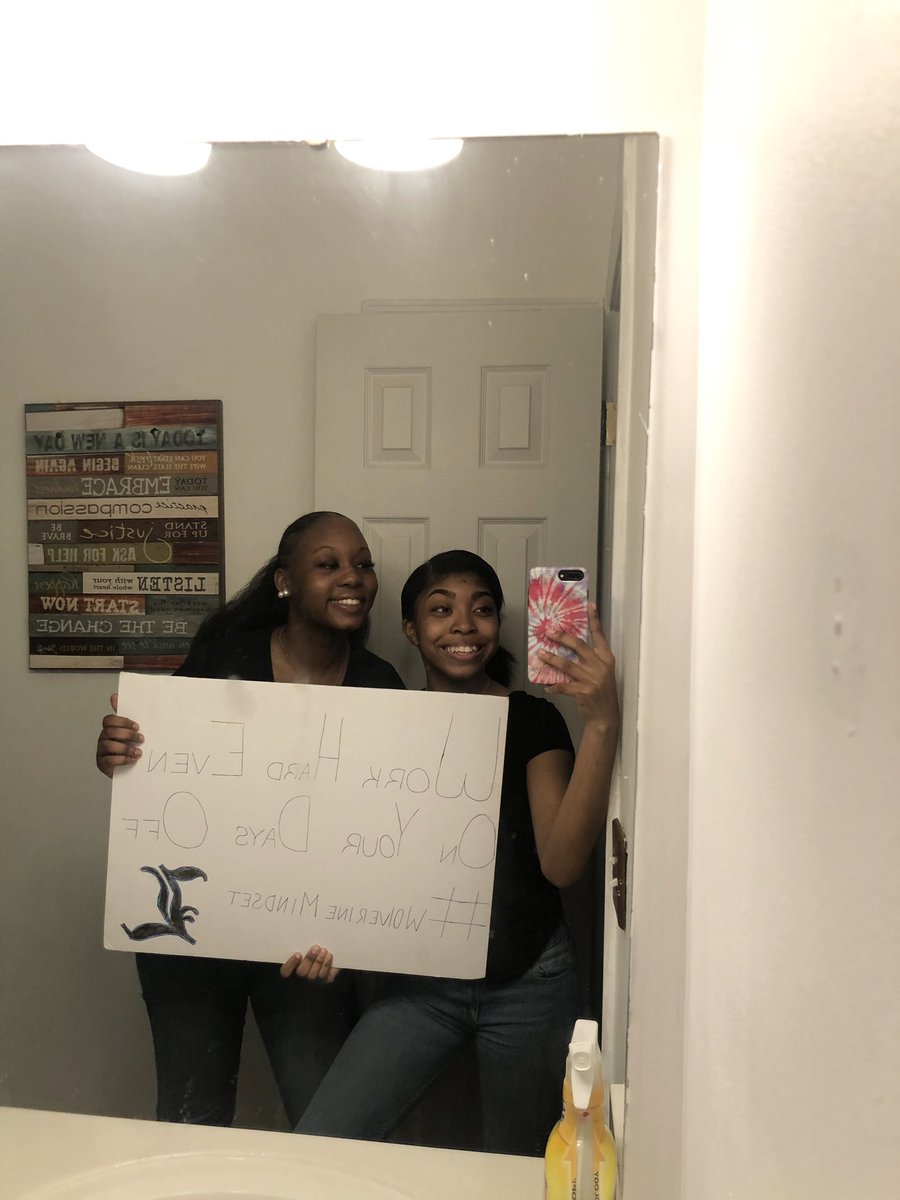 reaganimani's tweet photo. #PositiveSignThursday 💙🤍 “work hard even on your days off 💪” @RichardsonHGR @Miss_OConnor_H https://t.co/clMCaUO4pt