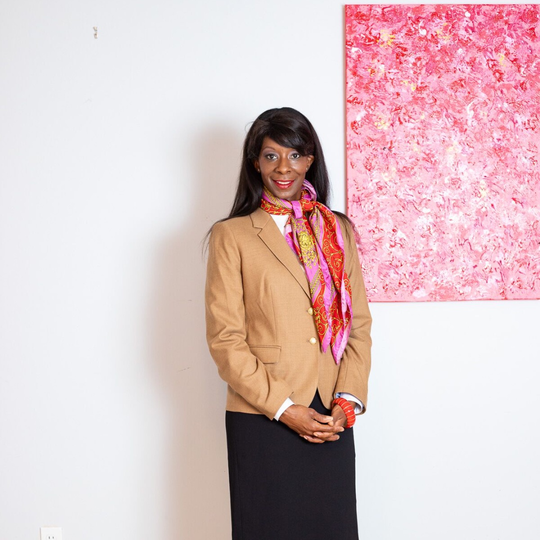 kellylurose's tweet photo. Okay, I like to keep an arsenal of conservative items in my closet.  They come in handy when I meet with clients.  Of course I had to include my painting in this photo. #fashionandart #professionalstyle#conservative https://t.co/tCiRK0fabl