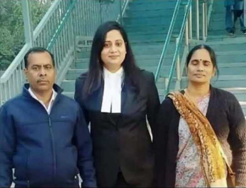 ItsVKTripathi's tweet photo. Now every1 knows advocate of d rapist AP Singh but do we know d name of that advocate who fought to get d justice done? I bet many of us don't.Take a moment to thank Adv Seema Kushwaha. She must b appreciated. Trend her name. #LibtardsKillNirbhayas #nirbhayabetrayed #NirbhayaCase https://t.co/KRcGIDi1Pe