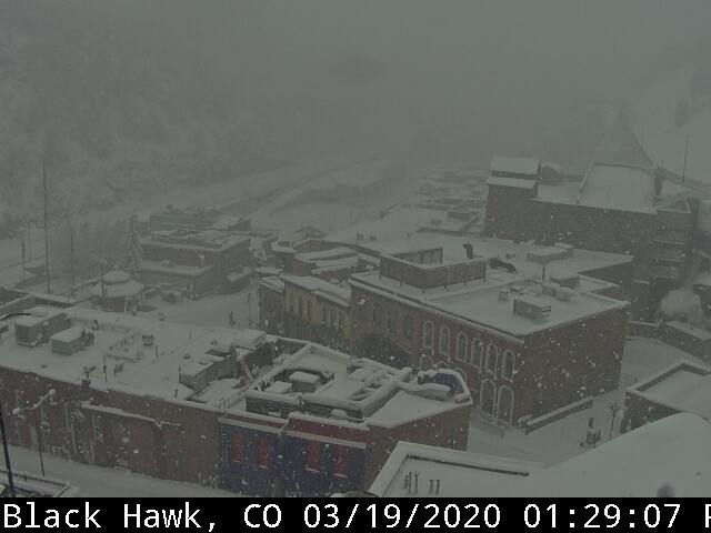 @MattMakens We thought it was the first day of Spring? 🤔

#SpringInColorado #Snow #cowx 

📸: site.cityofblackhawk.org/visit-black-ha…