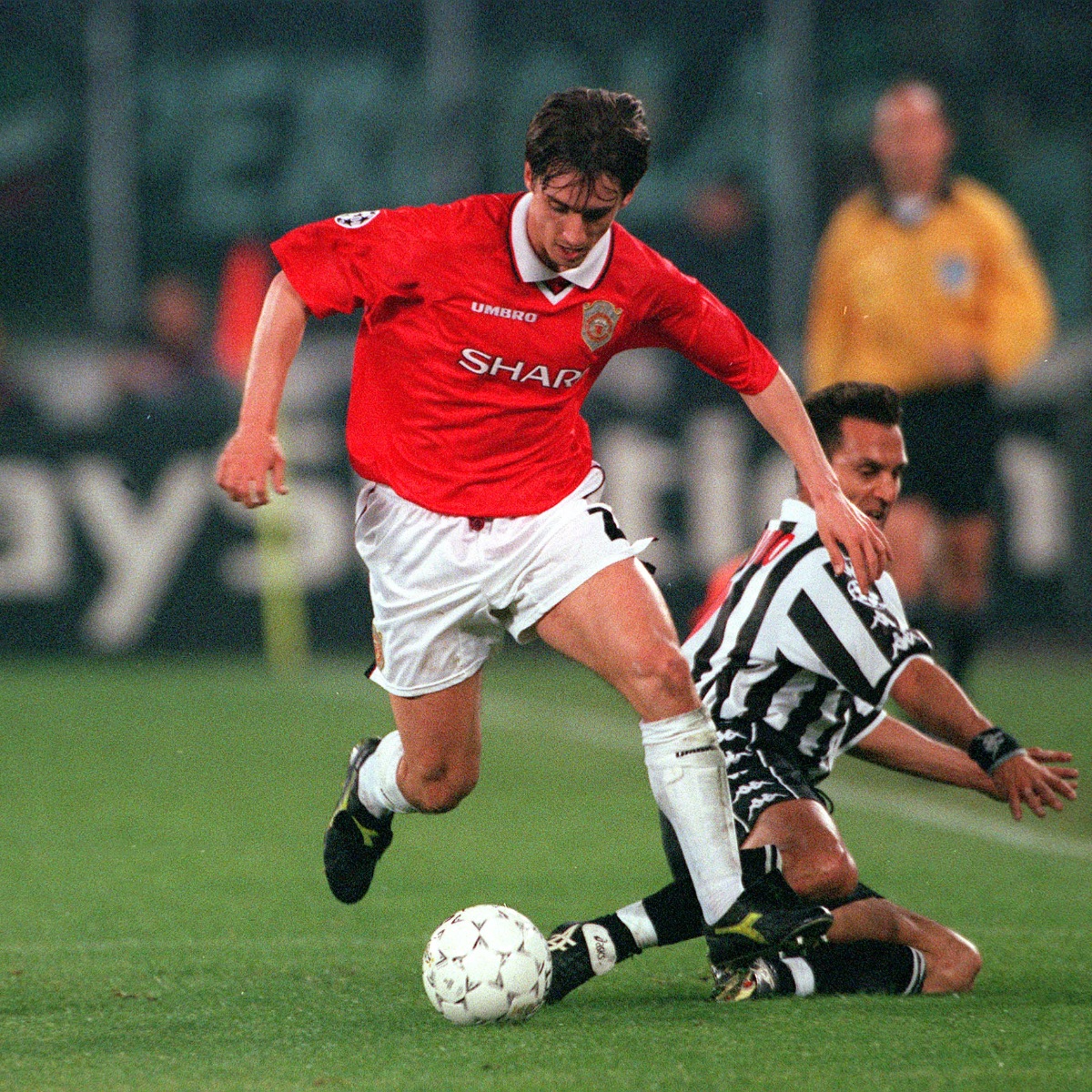 ManUtd's tweet photo. Half-time is approaching in our #MatchRewind ⏪ 

Watch the rest of this classic #UCL night on the #MUFC website or app!

👀 It's an ending you won't want to miss... https://t.co/dVRL5UAyna https://t.co/Odw7ApNt4N