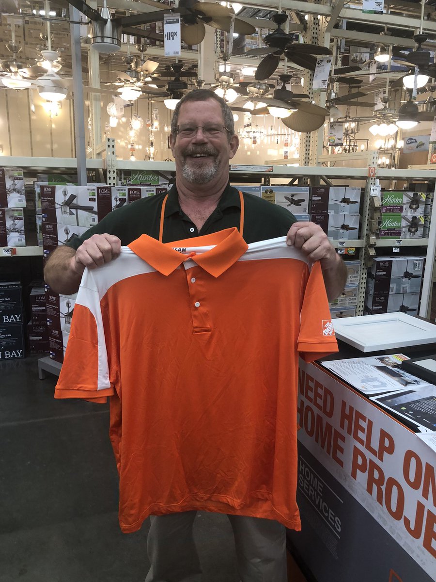 wbouvier01's tweet photo. The best part of my job is rewarding the effort by the team! HD Apparel! #HSPSAllStars #leadership #ThursdayMotivation @ShareOrange @CharlesA_Wilson @SE_RSM_Aponte @LAPortelli @RGM_MarcialRod @TampaBSM_RobinK @THDJake @StaceyTank @ColeenMarritt @JohnstoneRuss @THDchrisevans 🧸 https://t.co/24mpBs0ese