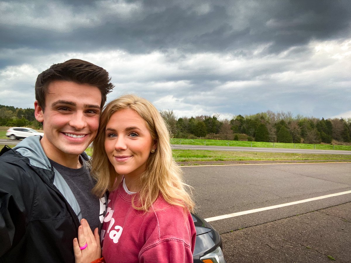 Matt Standridge on Twitter: "Brought my fiancé (AKA storm chase buddy) to follow wall clouds through the River Valley. This wall cloud tracked from Van Buren to Mulberry. We kept a visual