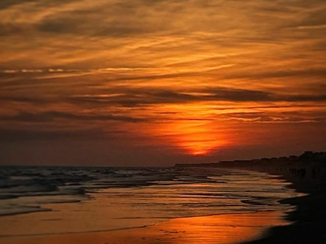Walked down to the beach to watch  the sunset on the first day of spring.
#beachlife #sunset #oakislandnc #photographerslife