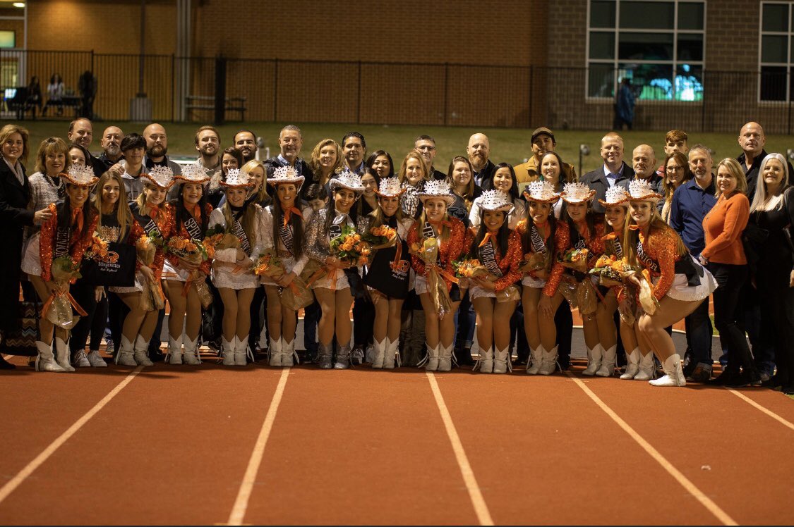 relatable_rette's tweet photo. @kevinwsamples @Rockwall_HS @RHSStudentSwarm @RockwallSwarm The show’s not over yet #riseabove 🤍🧡 https://t.co/5J8vy0MaYY