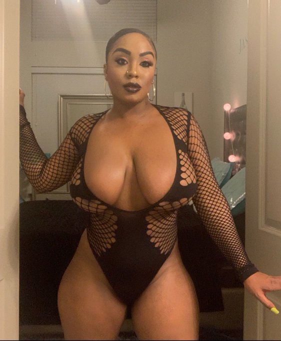 Like this outfit on me ? 👀Watch it come off 😋😋➡️ https://t.co/7JOFra1Jqo https://t.co/0zxuCOXA2P<a href="/tag/bathtime"class="tags"><span>#bathtime</span></a><a href="/tag/bubbles"class="tags"><span>#bubbles</span></a>