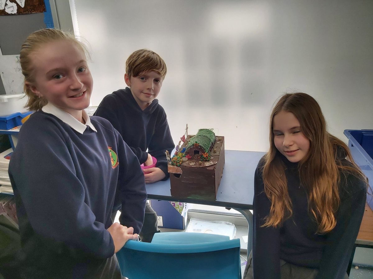 FoxCovertPS's tweet image. Some of our finished Anderson shelters in #p7fcps.  They all survived &apos;the bomb&apos; test and got everyone working really nicely together.  Mrs Norwood is proud of you all 👍🏼