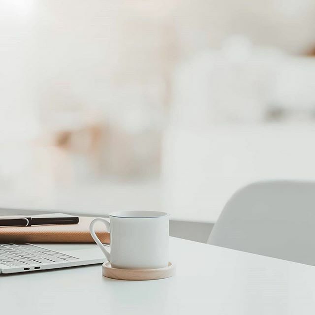 BOLDSummit's tweet photo. #ShelteringinPlace is a great time to re-evaluate your business and see what’s working for you. How is your daily routine helping you achieve your goals? What have you changed that’s working for you? We’d love to hear!! 📸: @agnegon ✨ https://t.co/HCF8ClXeGn https://t.co/qlgkF9GXgt