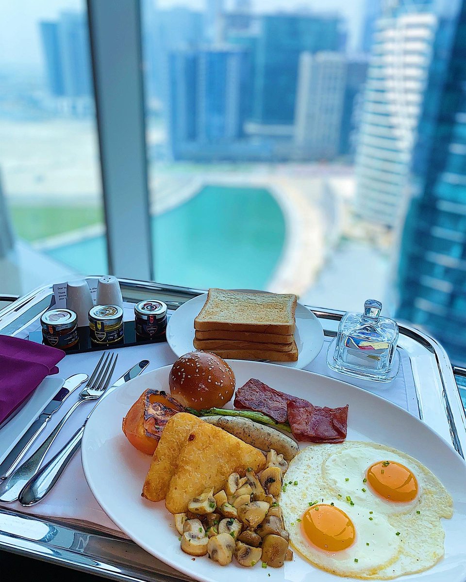 Sooo with this virus it looks my list of spots is gna take a hit but I'm glad I was able to squeeze in a holiday before this madness! I stayed at Steigenberger Hotel in Dubai and it's just so nice & conveniently located 