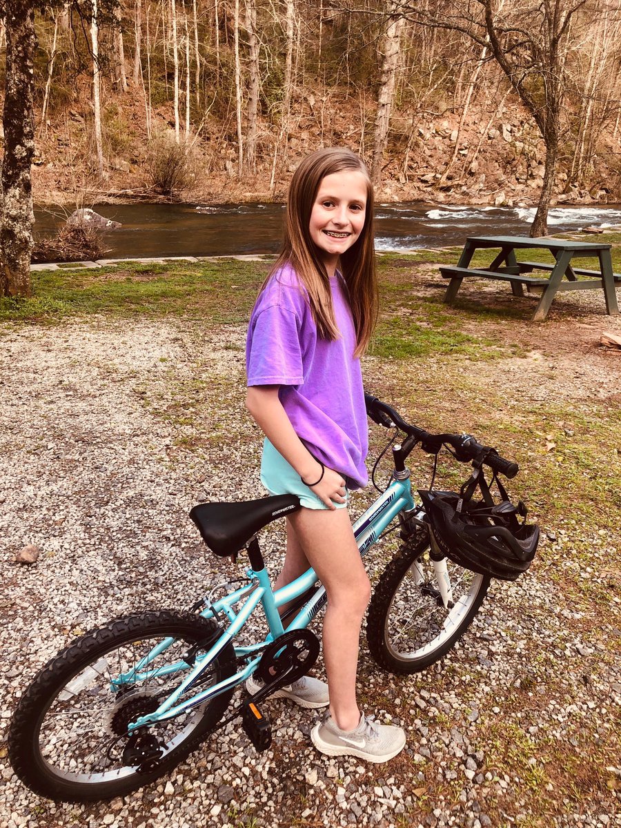 CassieRuis's tweet photo. @pe_jms Reese getting in a bike ride today! #dragonstrong https://t.co/VyFhmiw9KW