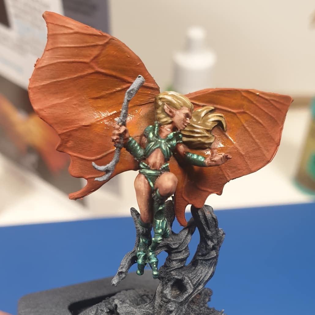 RNurgle's tweet photo. And we're getting there! Accidental tinkerbell, but hey, I'm pleased in spite of the blotchy skin, the smeared green and the not done wings!

Tomorrow: finnish wings and paint base!

#warmongers #plamose #teetoe #moonstonethegame https://t.co/nUVfW59nZK