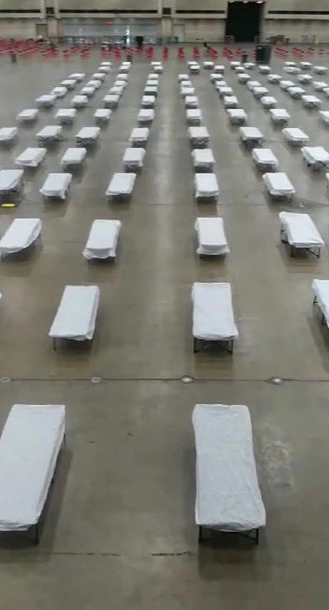 DewsNewz's tweet image. EXCLUSIVE: FIRST PHOTOS INSIDE DALLAS CORONAVIRUS QUARANTINE FACILITY LEAKED

The rows erriely similar to the quarantine medical centers used during the deadly 1918 Spanish Flu epidemic 

infowars.com/exclusive-firs…