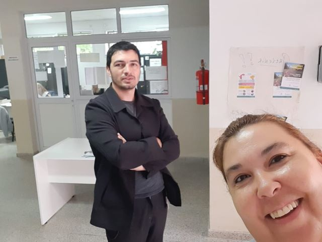 SecundariaDGCYE's tweet photo. En la EES N° 7 de Arturo Seguí, trabajan haciendo guardias en cuidados y prevención del coronavirus y dengue, realizando carteleras y ayudando a la desinfección. ¡Gracias!

#LaEscuelaNoSeCorta
#NosCuidamos
#ContinuidadPedagógica

@myriamsouth @DYacuzzi @FabianDelCore https://t.co/M0eDKUXNTI