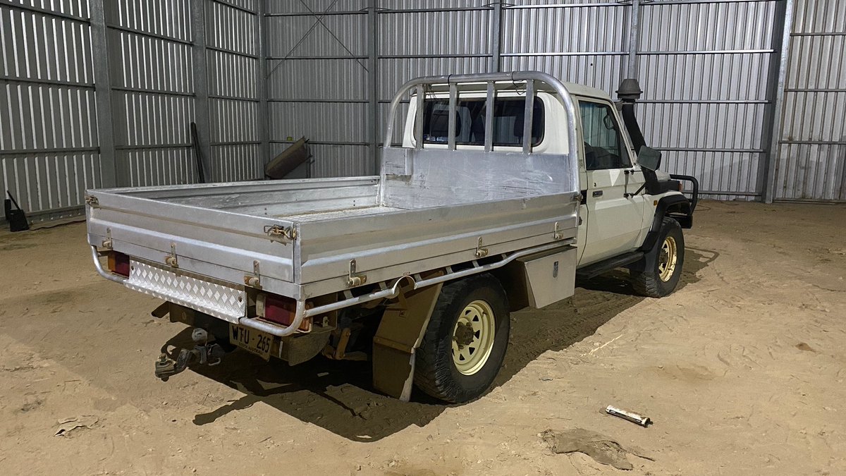 2002 land cruiser for sale! 520000km custom built tray good reliable Ute $18000 ex