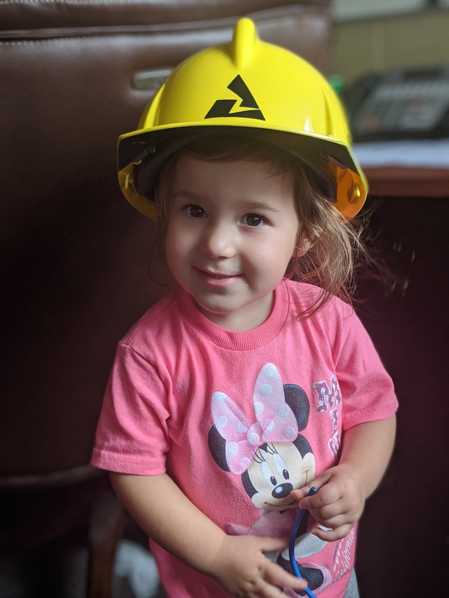 gforce2014's tweet photo. Ready to be an engineer like her dad in 2040!! @GeorgiaPower @unitedcontrols @SWEtalk @ASMEdotorg #STEM #Engineering https://t.co/NGGzJEcKIQ