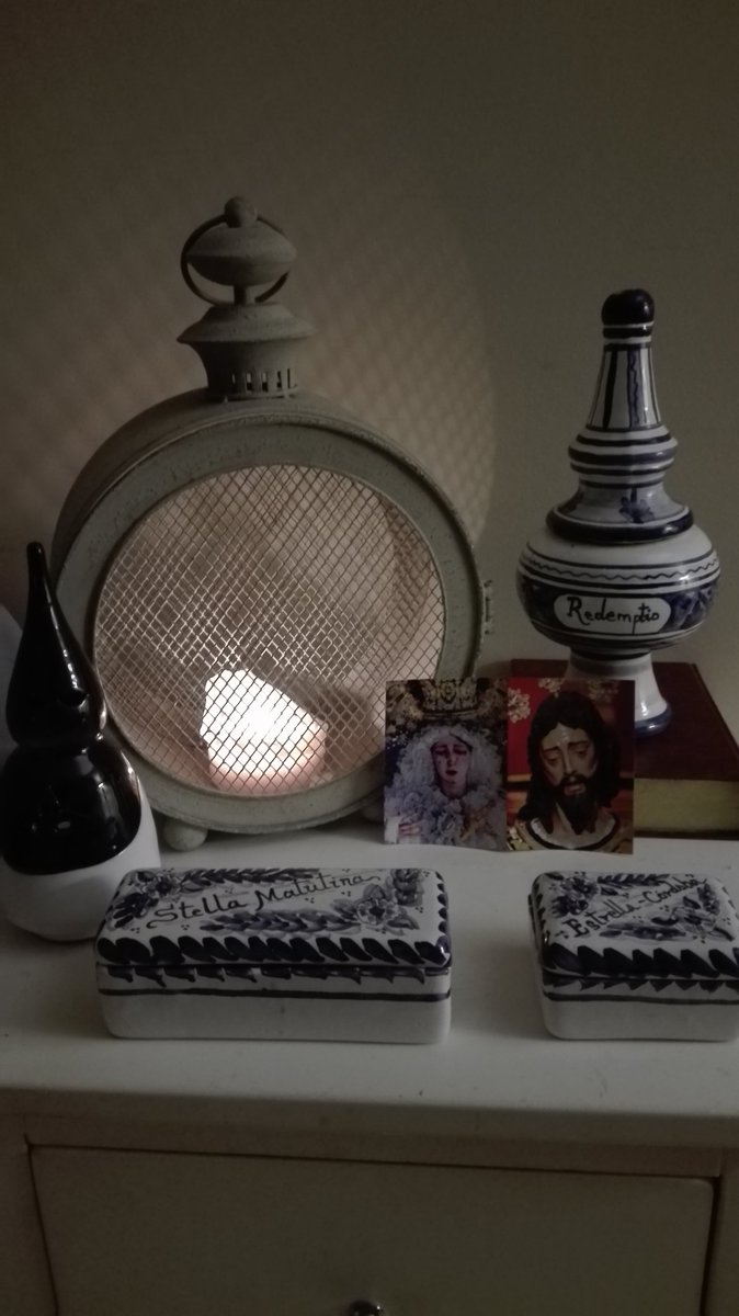 AlvaroGimena's tweet photo. Siguiendo la iniciativa de @jjjgueto comparto nuestro humilde altar de #Cuaresma Nos encomendamos a los titulares que nos unieron #Redemptio #StellaMatutina de @Hdad_Estrella para vencer al #COVID19 #MiAltarDomestico cc @patriciasotelo9 https://t.co/Gr9cDMlJa4
