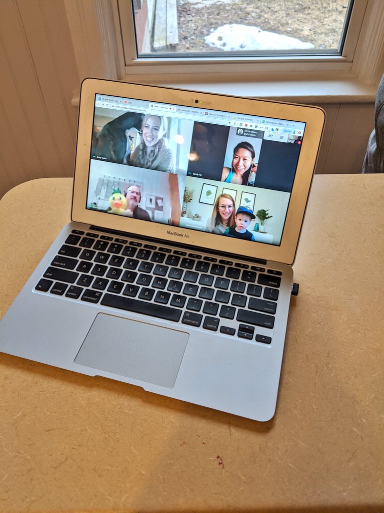 imintriguemedia's tweet image. Tonight was supposed to be our monthly pub night but we didn&apos;t let #SocialDistanacing get in our way. Welcome to our first ever virtual pub night where regular and fur babies were invited too!