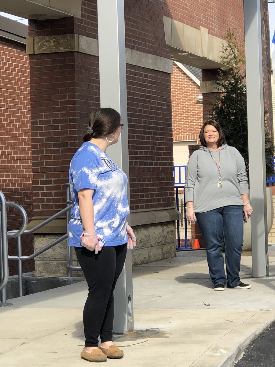 KayDixon8's tweet photo. Barbourville staff are dedicated and determined to continue putting kids first ! #BISPROUD #TeamKentucky #TogetherKy https://t.co/ryxce5MIfO