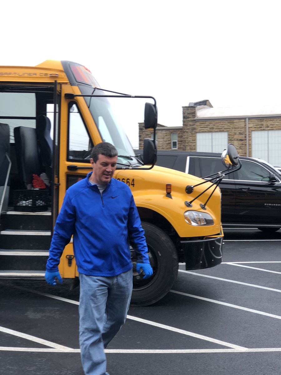 KayDixon8's tweet photo. Barbourville staff are dedicated and determined to continue putting kids first ! #BISPROUD #TeamKentucky #TogetherKy https://t.co/ryxce5MIfO
