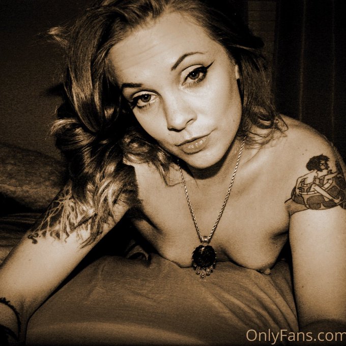 #NewProfilePic https://t.co/oAm5lhTfXz<a href="/tag/newprofilepic"class="tags">#NewProfilePic</a>