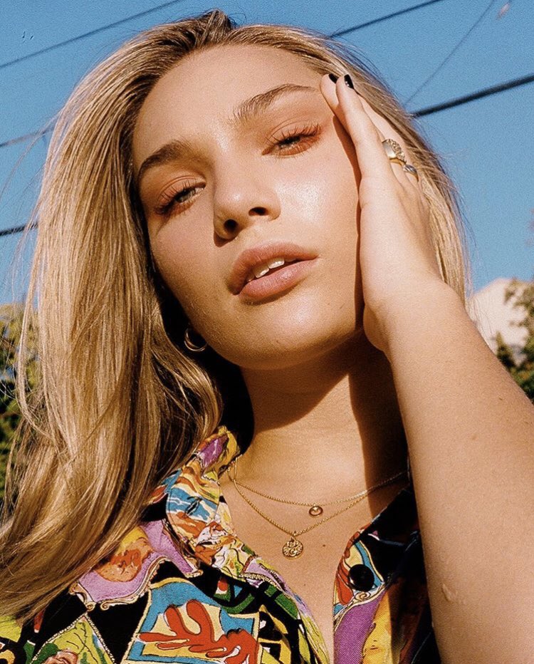 bobbsimmons's tweet photo. sun kissed #PoolPartyX https://t.co/KDEBQFUKCQ