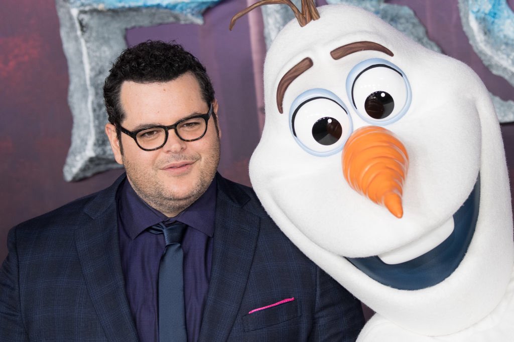 Tune in tonight at 7:30 to listen to a story read by Olaf (Josh Gad)!!! Everyone loves Olaf!! I know I’ll be listening. <a href="/joshgad/">Josh Gad</a> <a href="/AntrimSchool/">Tara Weber</a> <a href="/ptbeachsuper/">Will Smith</a> <a href="/StecchiniM/">Michelle M. Stecchini</a> #GadBookClub #everyonecomingtogether #distancelearning #BeachAtOurBest #SLHeightsathome