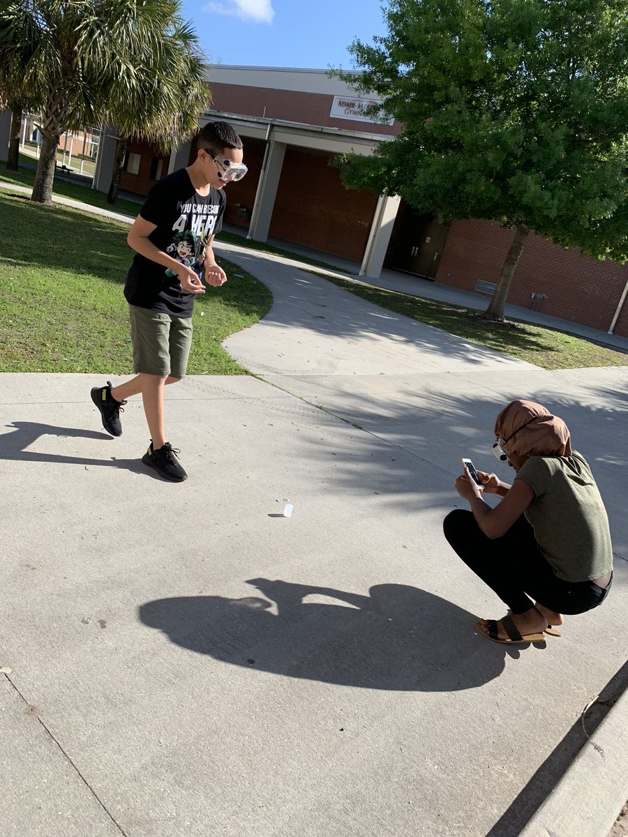 bleedsredsox's tweet photo. Great conclusion to spring break camp @WalkerMS_OCPS. Conducted multiple trials to determine what the best recipe is to make the #AlkaSeltzer rocket fly the highest. #variablepractice #scienceteacher #lovemyjob https://t.co/oBCAvqOItw
