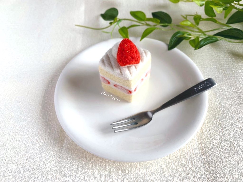 Kaori No Twitter スクエア型のショートケーキ シンプルなケーキも美味しいし 見た目も可愛いので やっぱり作りたくなる スクエア ショートケーキバッグチャーム T Co B1op4xcn4k Minnecom 羊毛フェルト ショートケーキ バッグチャーム 春の新作デー