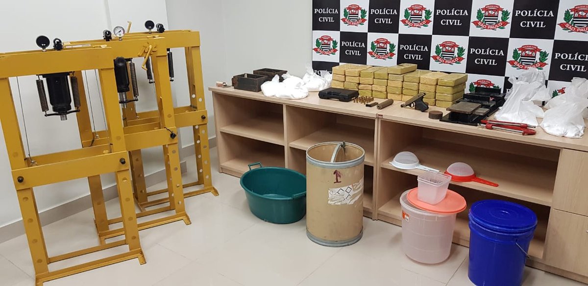 Policia_Civil's tweet photo. Polícia Civil de Rio Preto descobre laboratório de drogas em Mirassol
https://t.co/dBZGWcMO32
#PCSP #PoliciaCivilSP #Deinter5 https://t.co/66NqUSzu1G