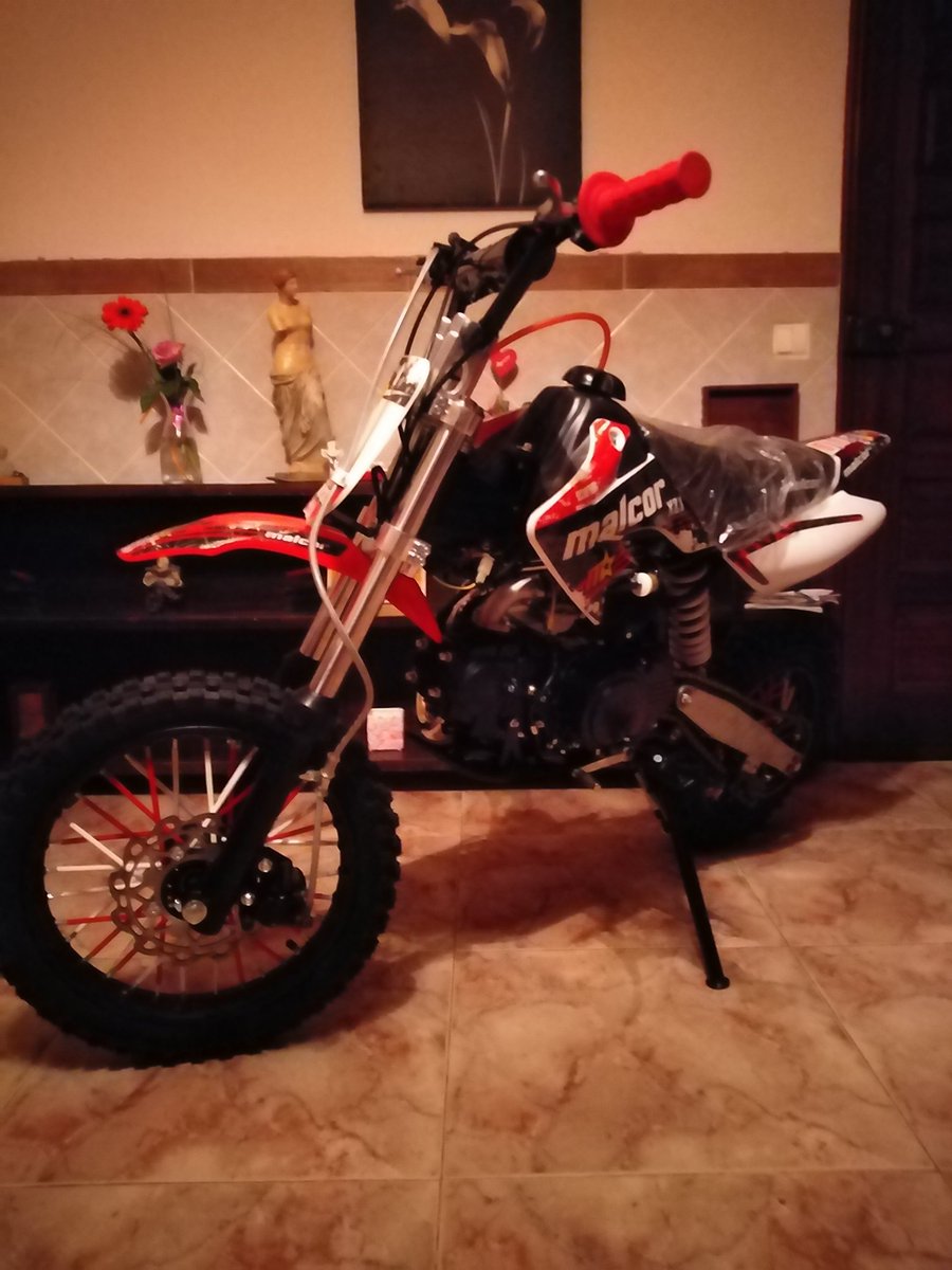 Lulinha_1996's tweet photo. Eu avisei 😍😍 chegaste hoje e já puseste a vizinhança à janela 😋
#pitbike
#malcor
Nem sei como há pessoas que não gostam de moto but of course respect 👏 https://t.co/YtJINhVGrz
