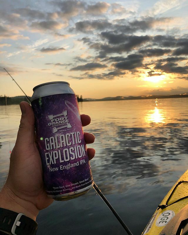 CraftbeerNY's tweet photo. #tbt to a beautiful #Adirondack sunset on Raquette Lake &amp; a can of @fortorangebrewing #craftbeerny #thinknydrinkny #adirondacks #paddletheadks https://t.co/lZwOg6DUdd https://t.co/tuFsq0g76Q