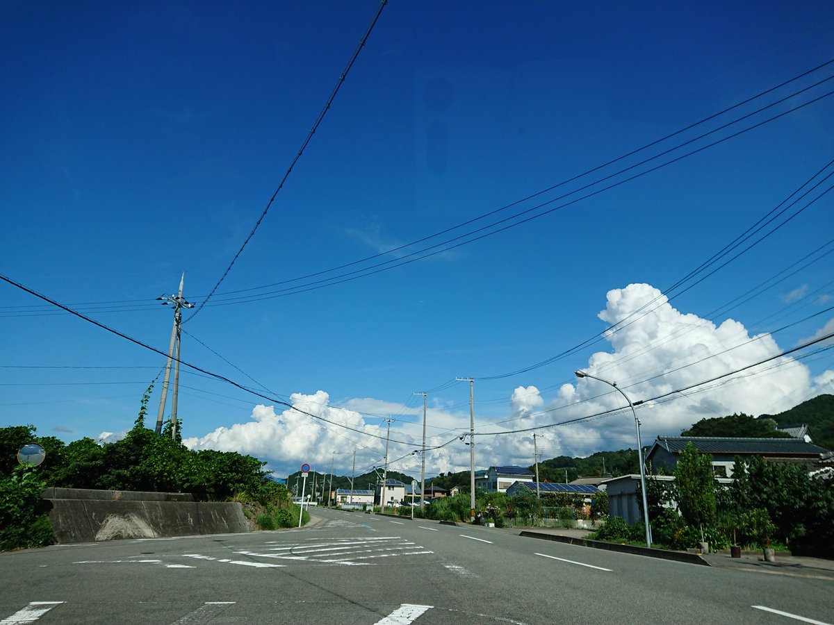 vixen_0522's tweet photo. 空
#スマホ撮り
#xg1
#ファインダー越しの世界 https://t.co/GsKYqkepcK