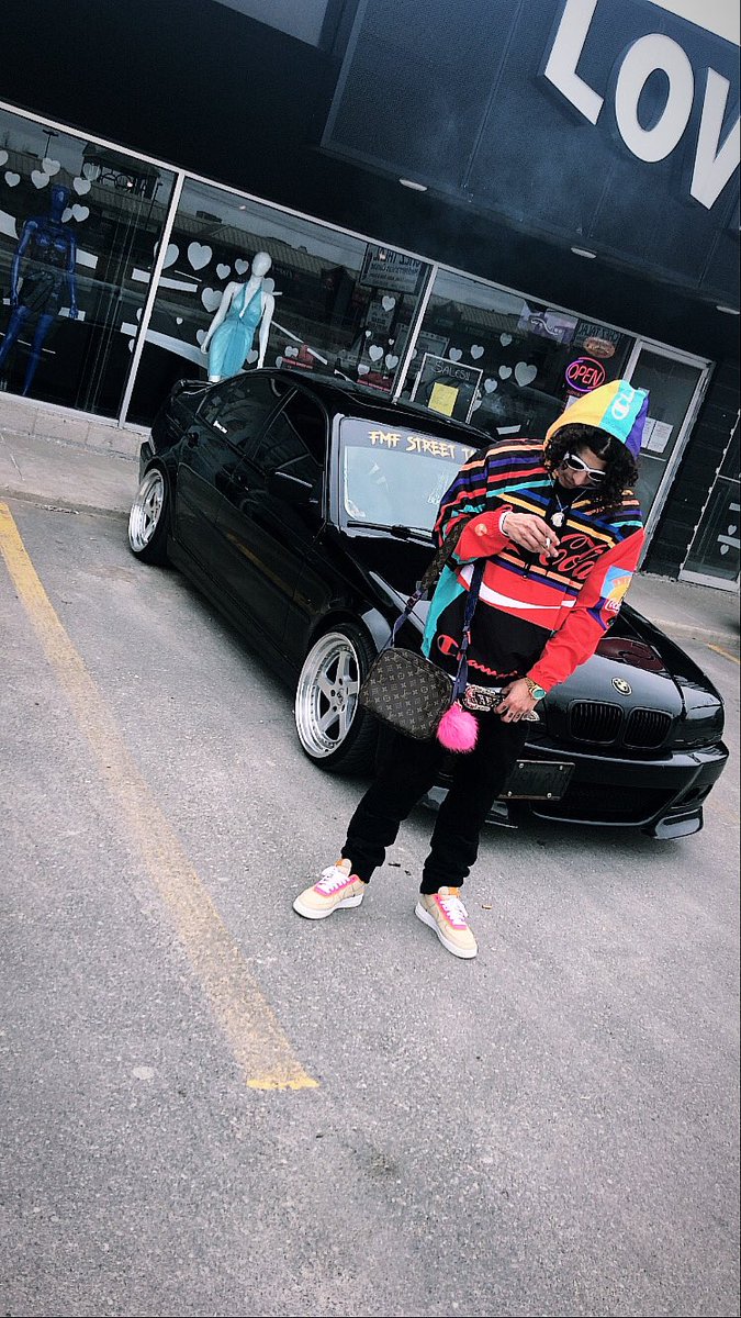 MoonRaxxlabs's tweet photo. Drip 💧 🦠🦠🛸🖤 #GikombaCorona #Imagine #COVID19ON #CoronaVirusUpdate #CoronaVirusChallenge #CoronaVirusChallenge #newmusic #update https://t.co/hF2JkLxfas