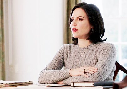 regina mills looking like some decadent lesbian wet dream from a 1940s detective novel ; a thread