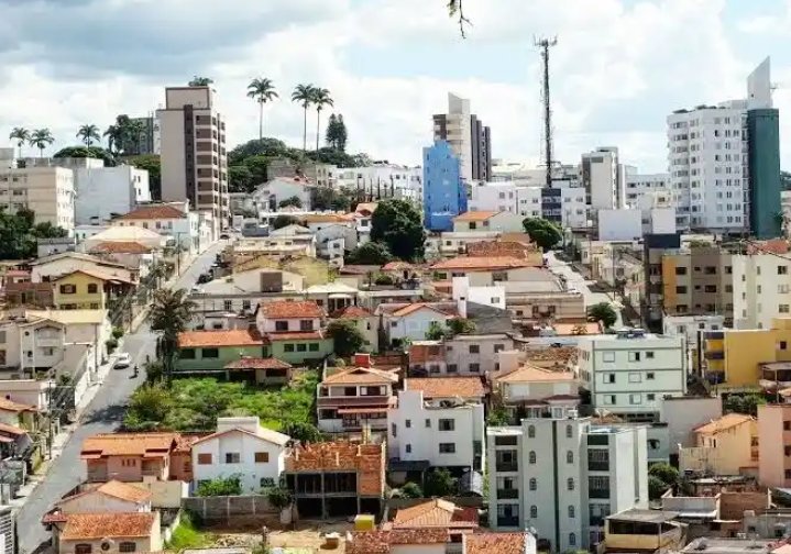 BIntipe's tweet photo. Em razão do surto de risco de COVID-19, o Município de Lavras #suspendeu por tempo indeterminado, os #eventos de qualquer caráter concedido pelo Poder Público (aulas, cinemas, feiras livres no mercado, etc.).
Até então não houve nenhum caso de suspeito na cidade. https://t.co/TaEtXR5P5z
