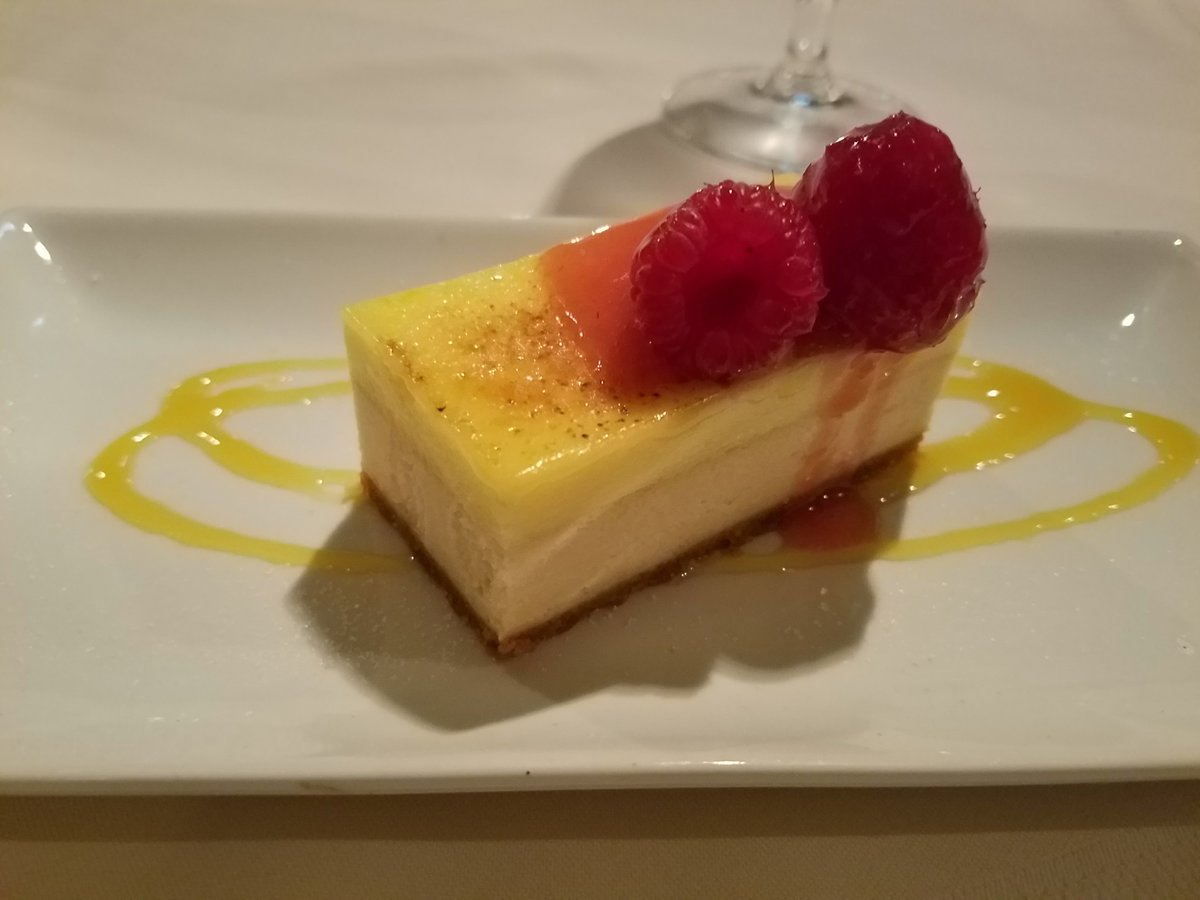 laprimesteaks's tweet photo. A balanced diet at LA Prime is a dessert in each hand! 😍

📷: Michelle https://t.co/BaMaVnBCXc