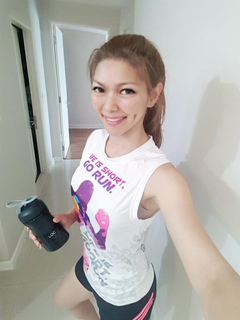 GolanyaS's tweet photo. Morning! 🌞
ช่วงนี้หลีกเลี่ยงการเจอผู้คน
ออกกำลังกายที่บ้านกันนะคะ 💪
#LanWorkOut
#ByeByeFat
#WeMadeIt
#Run
#RunwayTeamThailand
#RunwayTeam
#RunWay
#DiscoverTheBestYou https://t.co/JLJmhg0UAE