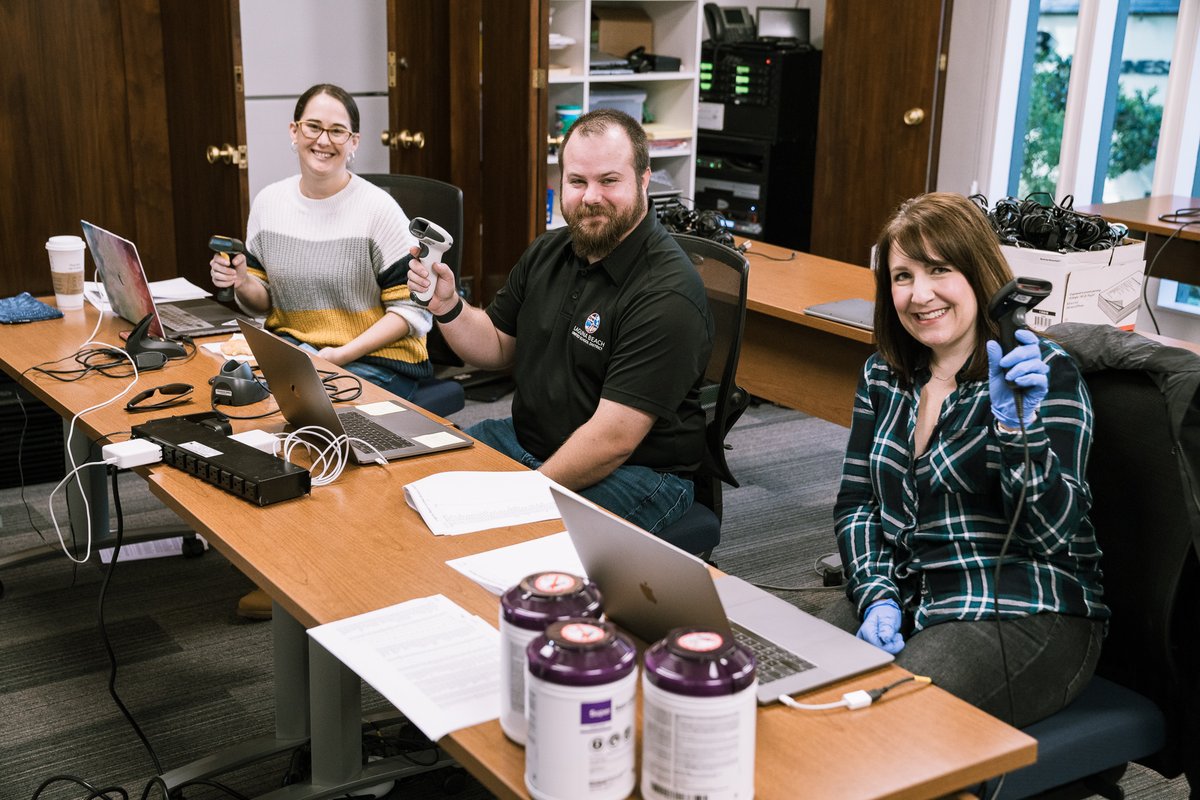 Very proud to be a part of the LBUSD team passing out chromebooks to 1st - 5th grade students and parents in a drive through pick up.  One parent said it was better than <a href="/innoutburger/">In-N-Out Burger®</a> ! <a href="/LagunaBeachUSD/">Laguna Beach USD</a> <a href="/JasonViloriaLB/">Jason Viloria</a> @bellenthebooks