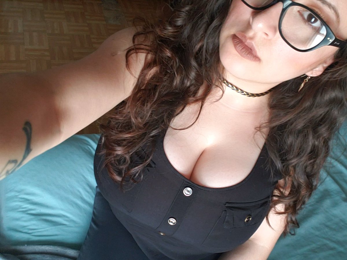 B2191Gia's tweet photo. #fattitties #boobs #breasts #titties #naturaltitties #fullbreasts #bigtitties #feetpicsformoney #sellingfeetpictures #FOOTWORSHIP #feetporn #feet #feetpics #footfetısh https://t.co/os4EB9Shdv
