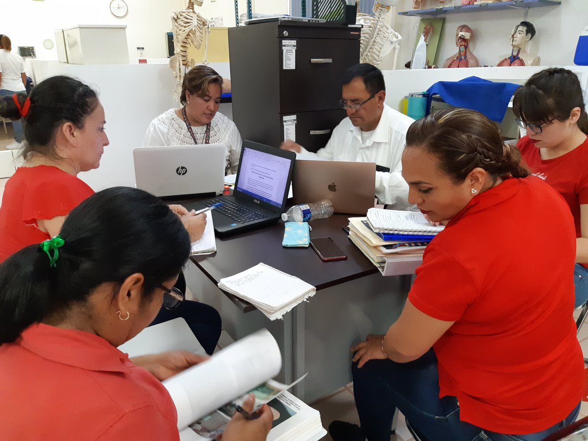 CECyTEAtlapexco's tweet photo. ⭕Con el objetivo de mejorar la calidad educativa del Componente Profesional de Enfermería General, personal del comité Interno de Evaluación de la Dirección Gral. de CECyTEH asiste hoy a nuestro plantel.
#CEIFRHS
#CalidadEducativaCECyTEH
#EnfermeríaGeneral
📖👨⚕️👩⚕️👨⚕️👩⚕️📒📝 https://t.co/20oMJyeVFK