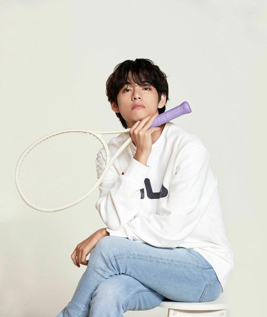 RealBtsFans's tweet photo. #Taehyung #BTS x FILA #bts #btsarmy #btsmemes #btsv #btsfanart #btsjungkook #btsjimin #btsmeme #btssuga #btsjin #btsdna #btsjhope #btscomeback #btsrapmonster #btsedits #btslife #btsart #btsedit #btsloveyourself #btstaehyung #btsyoongi #BTSI #btsher #btsfunny #btsf4f #btsvide… https://t.co/hASQu3Vbsg