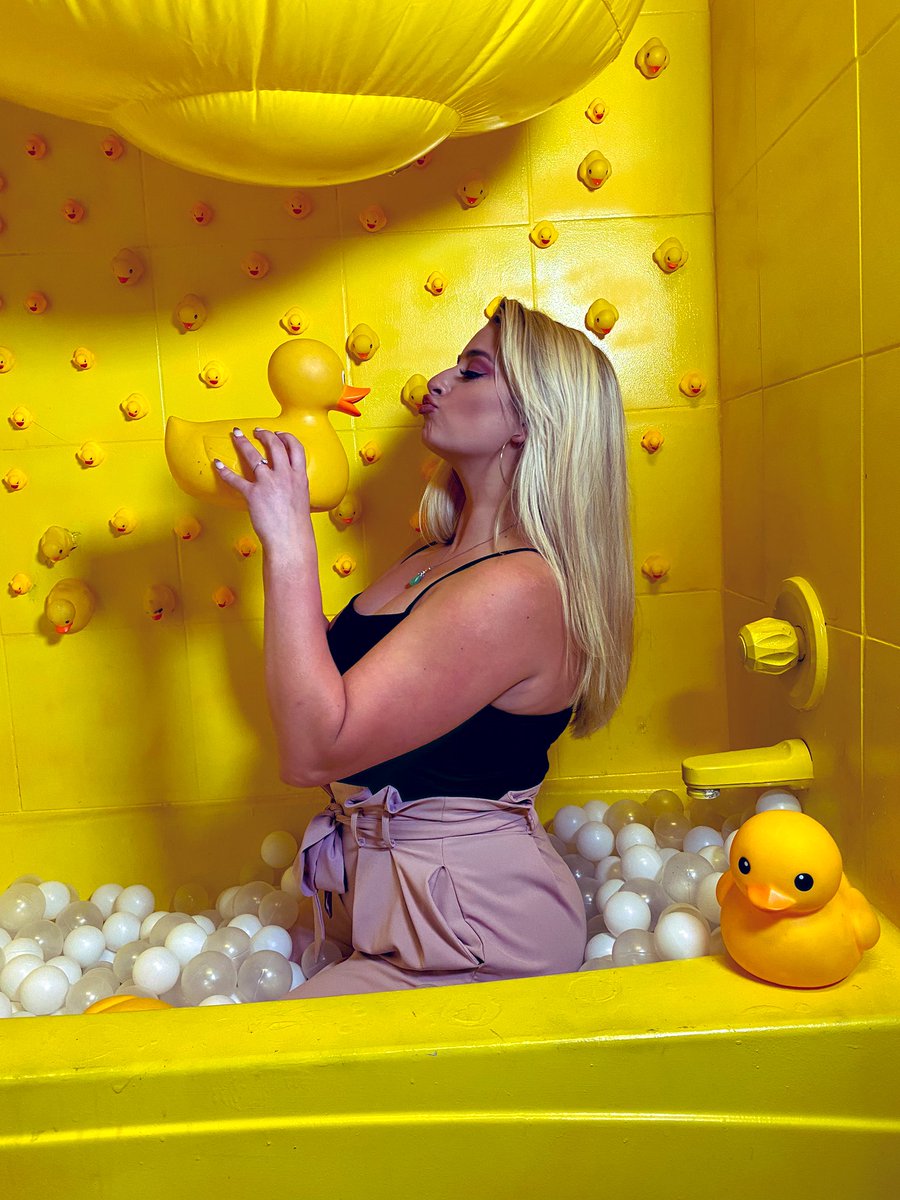 Anna Adcock tweet media