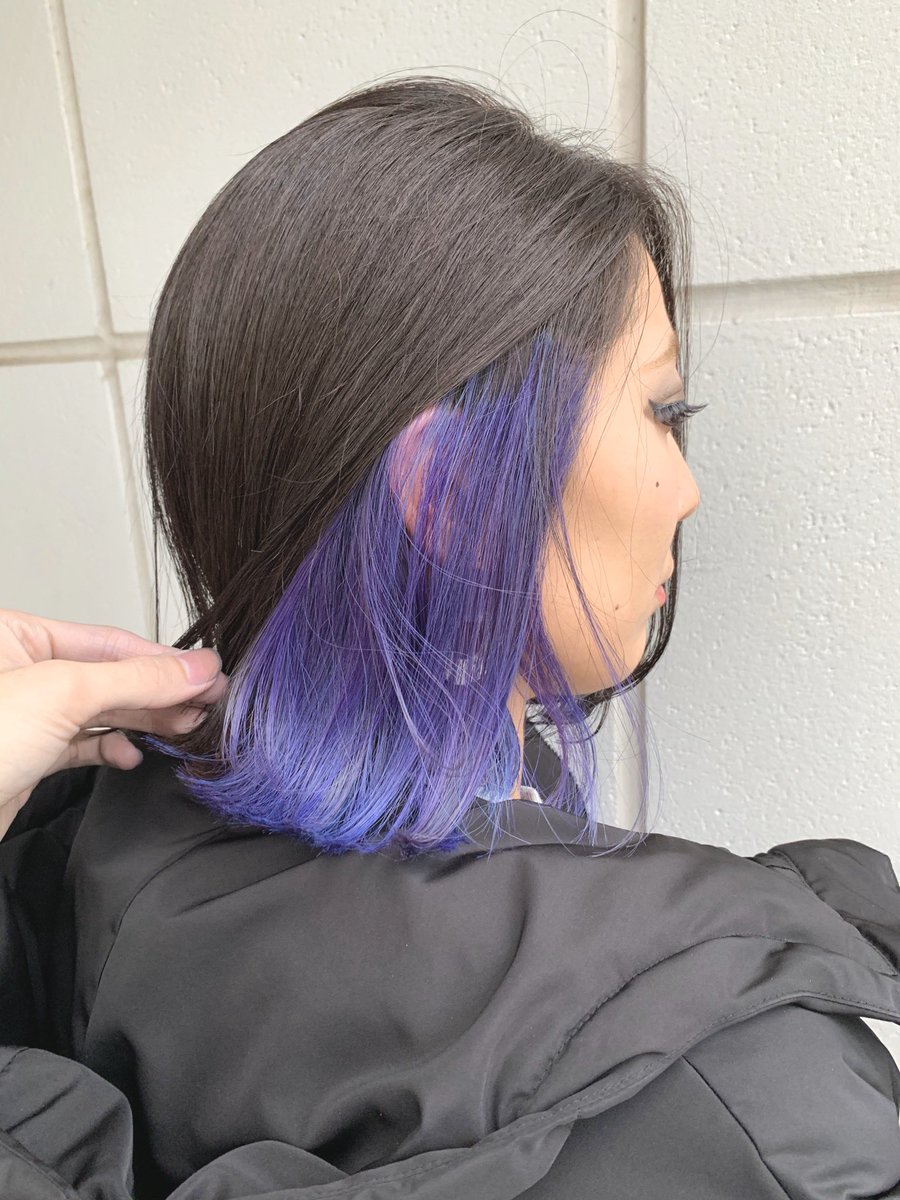 ট ইট র ヒロ 技術向上の為 カラーモデル募集 日時 3 15時 21日11時 青系紫系でしたら特別料金 内容 ブリーチ使用したカラー 全頭ブリーチやインナー グラデーションなど 場所 表参道駅徒歩1分 お気軽にdm下さい ダブルカラー インナー