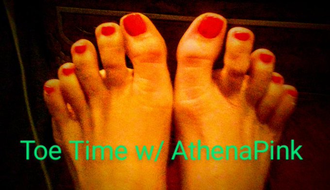 This is me Social distancing w/Viasat💩Satellite Internet👎 can't cam😤can't cum😒 #viasatsucks https://t<a href="/tag/viasatsucks"class="tags"><span>#viasatsucks</span></a>